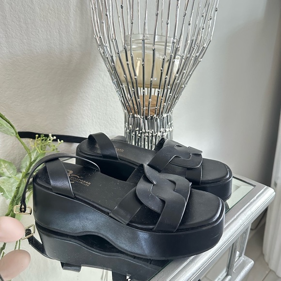 Amazon Shoes - Amazon Black Platform Slide Sandals with Twisted Straps